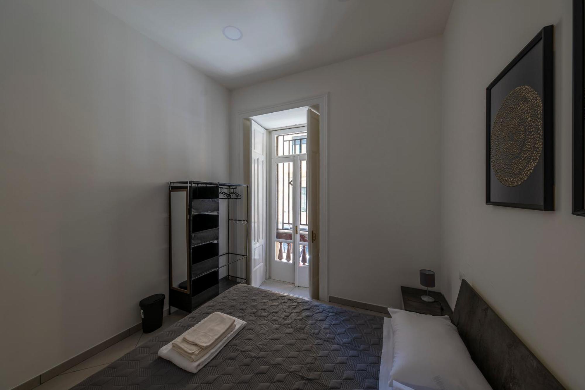 Casa Vacanze Nemesi Tyche ซาแลร์โน ภายนอก รูปภาพ